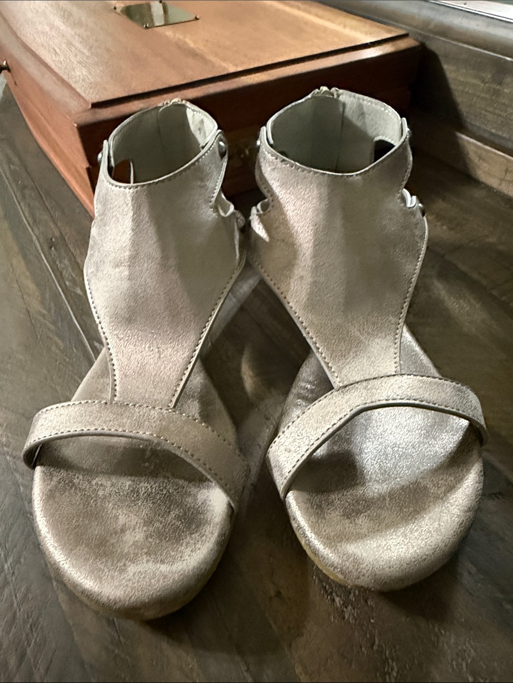Women's Silver Leather Open-Toe Ankle Sandals